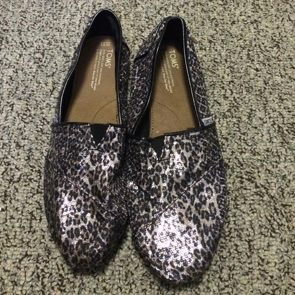 Sequined Cheetah TOMS Size 11