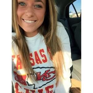 Meet your Posher, Danielle