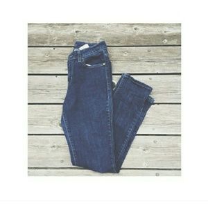 Levis Mid Rise Skinny Jean