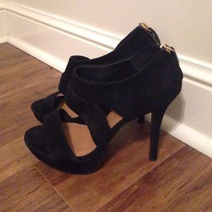 Steve Madden Sz 8 Black Suede Platform Heels