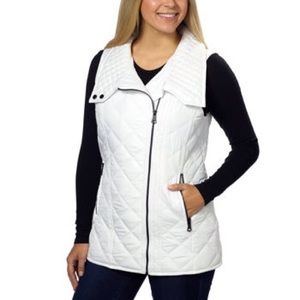White puffer vest! Size large! NWT