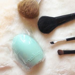 💥Light Aqua Brushegg Makeup Brush Cleaner