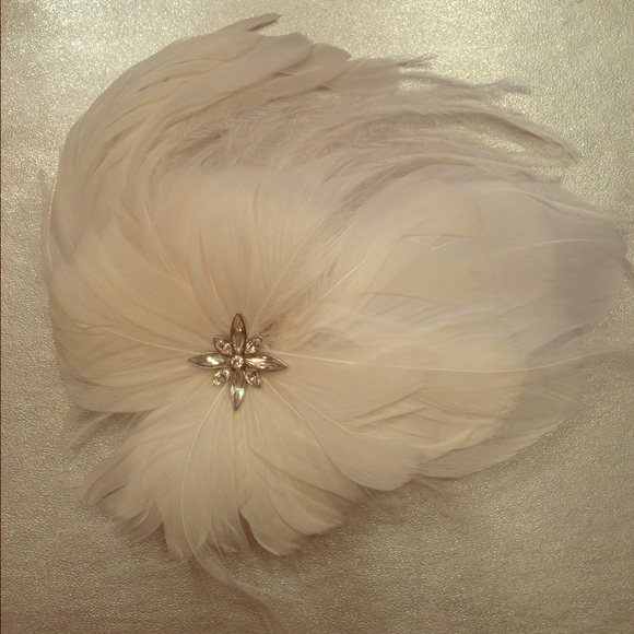 Feather hair comb with Swarovski crystals