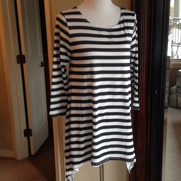 Tops - Black & White Striped Tunic. NWT