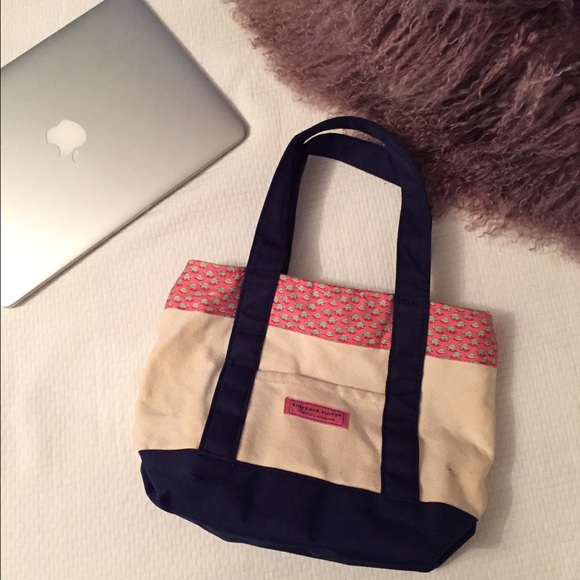 Vineyard Vines Handbags - Vineyard Vines tote