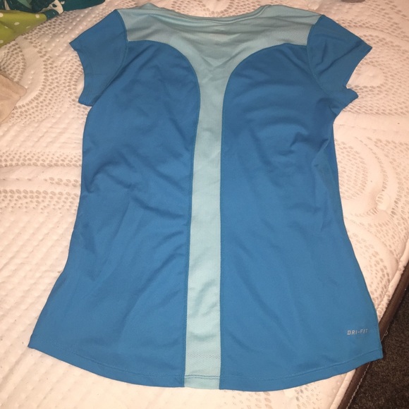 Nike Dri-Fit running shirt. 🎽💙 - Picture 4 of 4