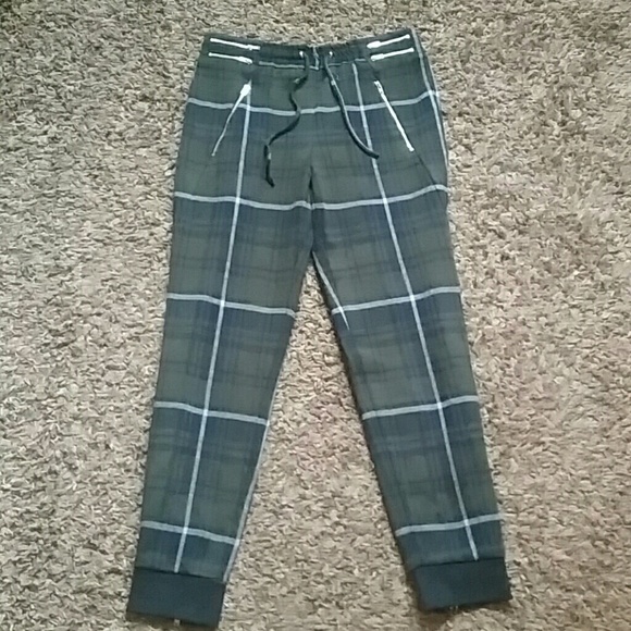 ❌SOLD in bundle❌Zara Women Plaid Pants - Picture 2 of 4