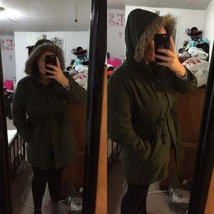 Old navy long green parka with fuzzy hood