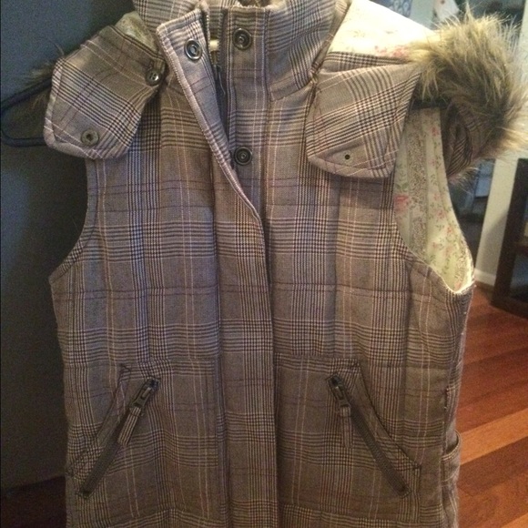 Heritage plaid vest detachable fur hood small