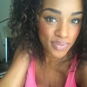 Meet your Posher, Destinee