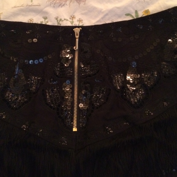 💅 Sold !!! Juicy Couture embroidered fringe skirt - Picture 3 of 3