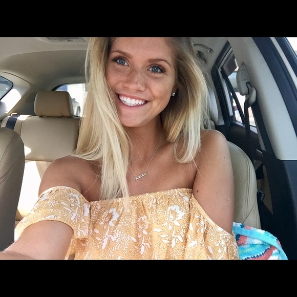 Meet your Posher, Kacy - Picture 3 of 3