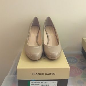 FRANCO SARTO size 9.5W "Orlinda" heel in Dune
