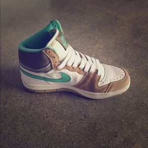 NIKE COURT FORCE HI