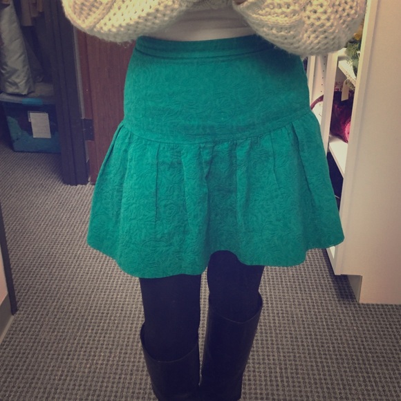 Jcrew green brocade/jacard skirt size 2