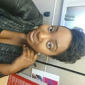 Meet your Posher, Kenisha