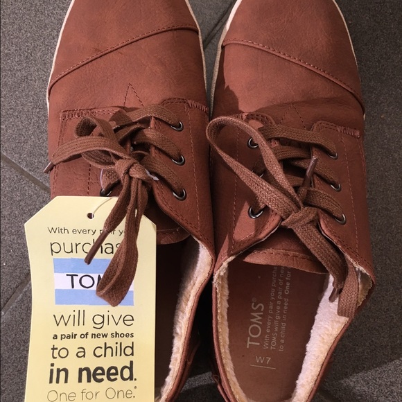 Toms! - Picture 4 of 4