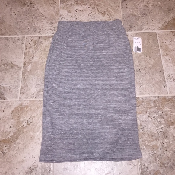 BRAND NEW W/tags Grey midi skirt from Forever 21