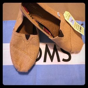 Natural Burlap TOMS 🎉