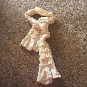 Light weight scarf
