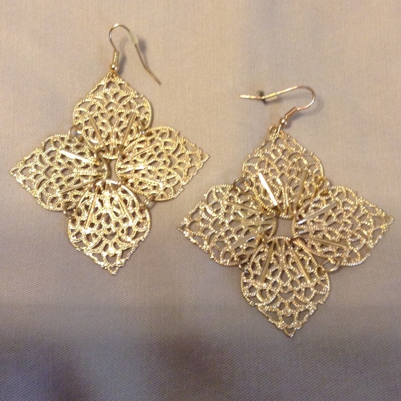 Gold filigree earrings