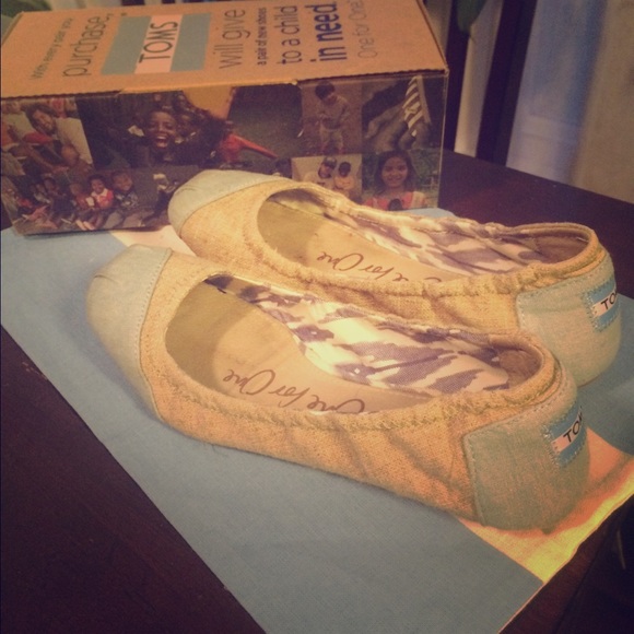 TOMS Burlap Ballet Flats 7.5