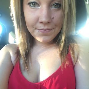 Meet your Posher, Alyssa