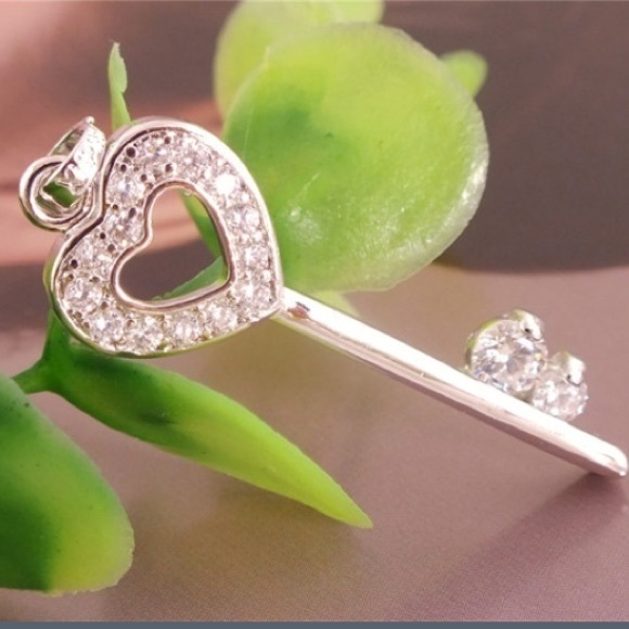 Jewelry - 925 Sterling Silver Necklace 💎