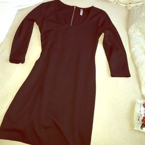 Black ✨quarter-sleeved✨Dress ***ZIPPER UP THE BACK