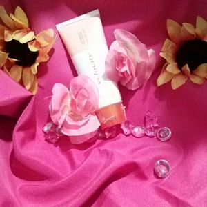 Mary Kay Velocity Lightweight Moisturizer