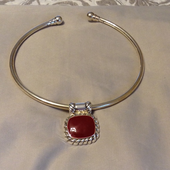 Silver choker necklace. With charm