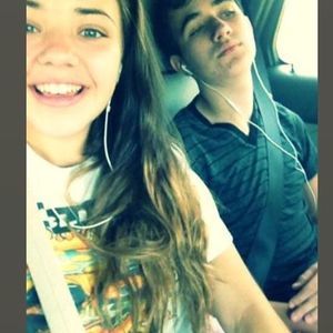 Meet your Posher, Caitlin