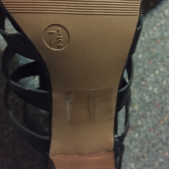 Heeled sandal - Picture 4 of 4