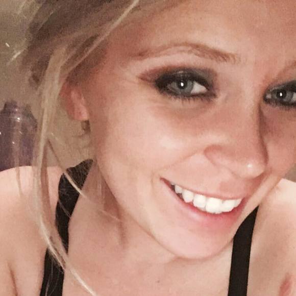 Meet your Posher, Danielle - Picture 1 of 1