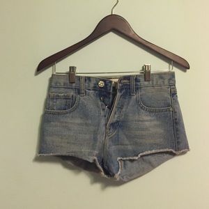 Semi high waist blue jean shorts
