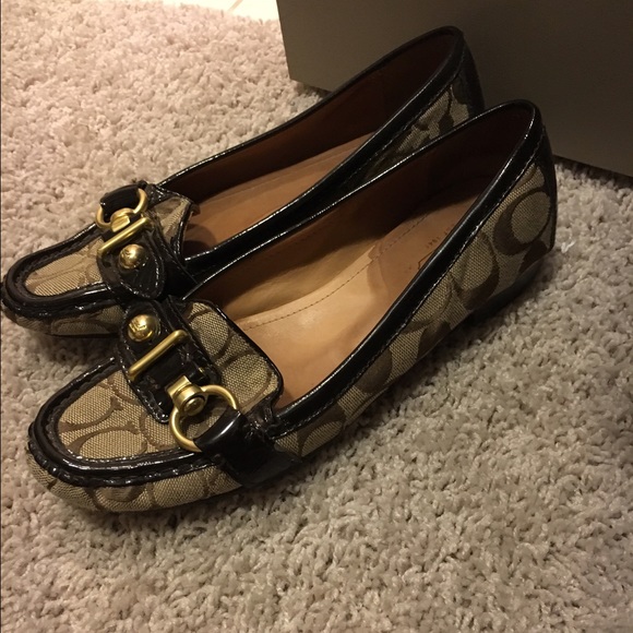 Adorable coach loafers in good condition.