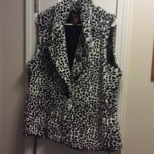 SUPER SOFT FAUX ANIMAL PRINT VEST
