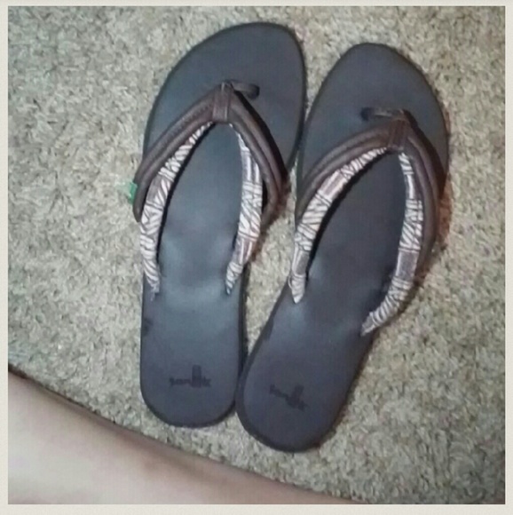 Sanuk sandals