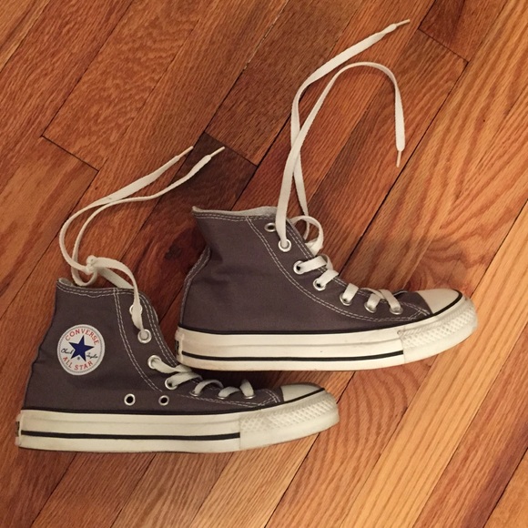 Women's size 6 high top converse