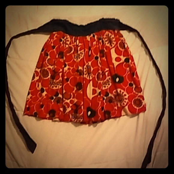 Knee length pleated skirt