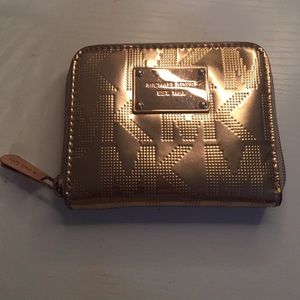 Micheal kors wallet rose gold