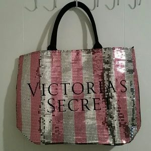 Victoria's Secret large getaway bag