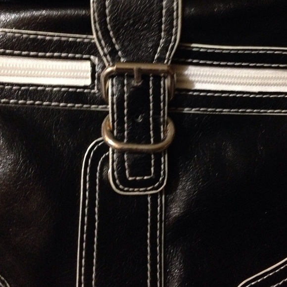 Purse - Picture 2 of 3