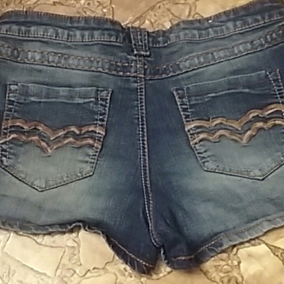 shorts - Picture 2 of 3