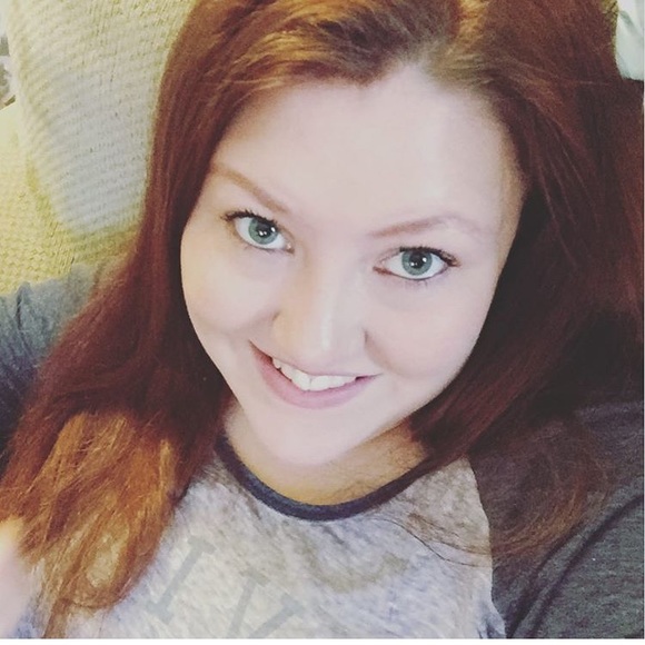 Meet your Posher, Amy - Picture 2 of 7