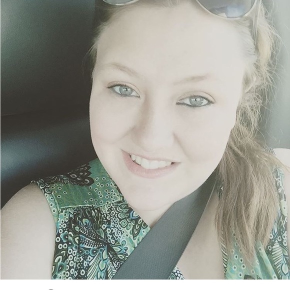 Meet your Posher, Amy - Picture 6 of 7