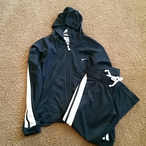 Nike Outfit... Brand New.. NWOT