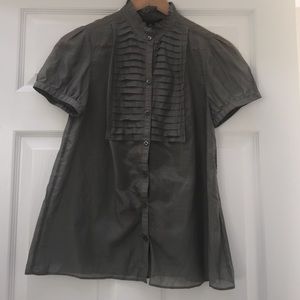 BANANA REPUBLIC short sleeve ruffle neck blouse