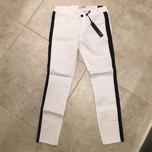 Express Stella bright white with black stripe