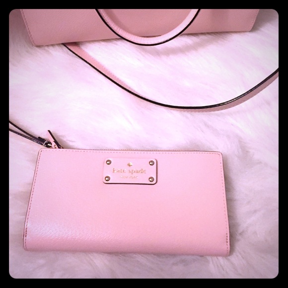 SOLD❗️Kate spade wallet/wristlet